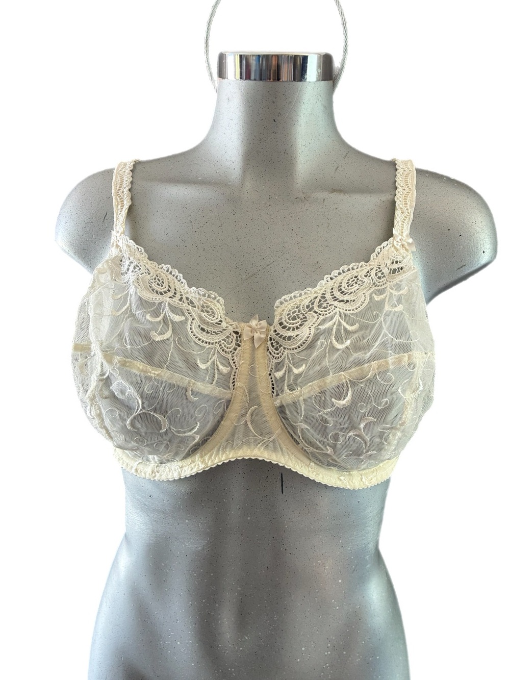 Rigby & Peller Ivory Sheer Lace Underwire Bra Delicate Cottagecore Dainty Sz 38F